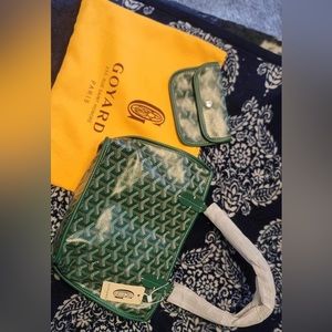 Brand New Goyard Anjou PM bag with matching wallet, tags, & duster.